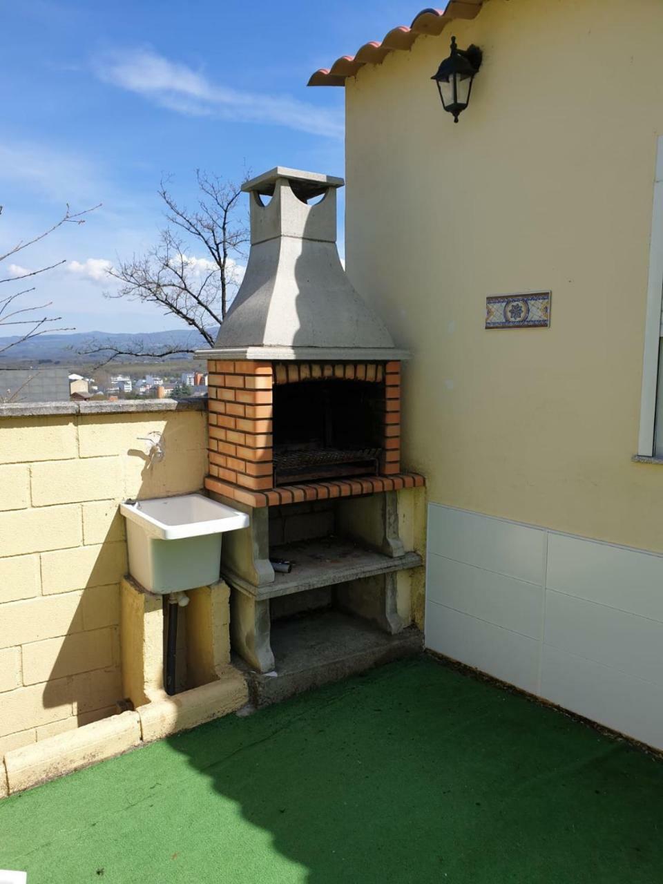 Hotel Sleeping Sarria Esterno foto